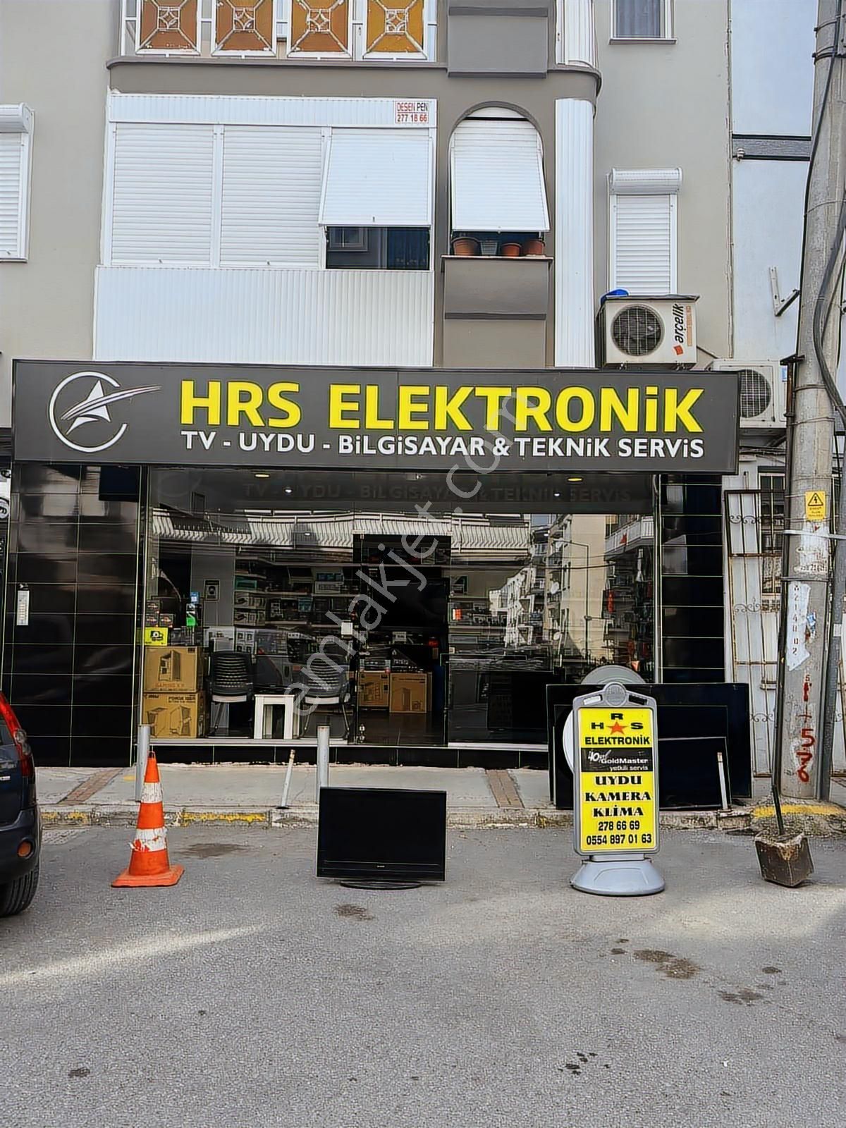 Balçova'da Merkezi Konumda 51 M2 Satılık Dükkan