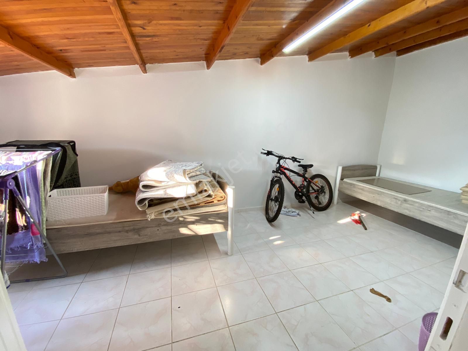 Seferihisar Ürkmez Merkez'de Geniş Yapılı Satılık 3+1 Villa - Görsel 26