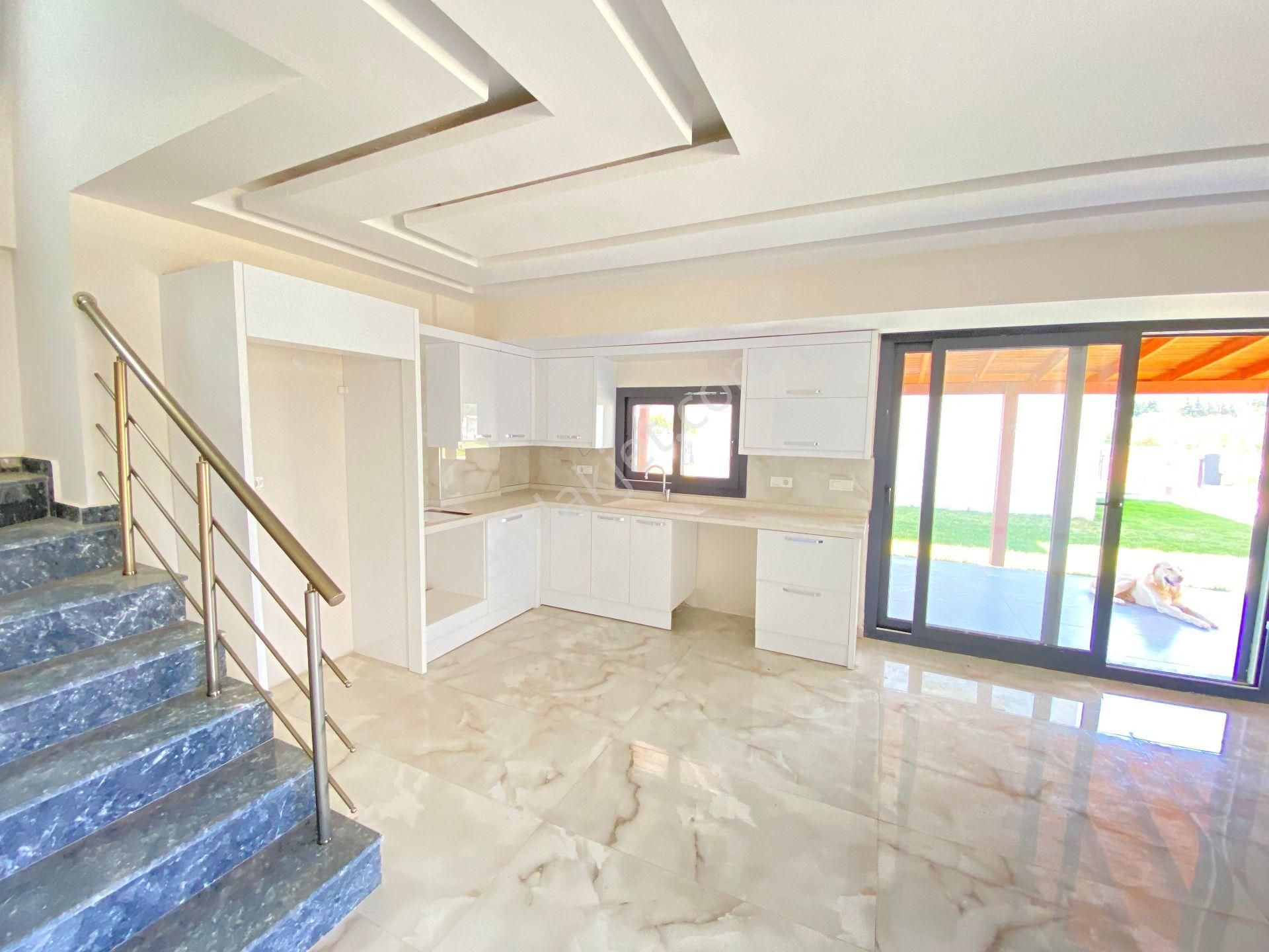 Seferihisar Doğanbey Tek Müstakil Havuzlu Satılık 3+1 Villa - Görsel 18