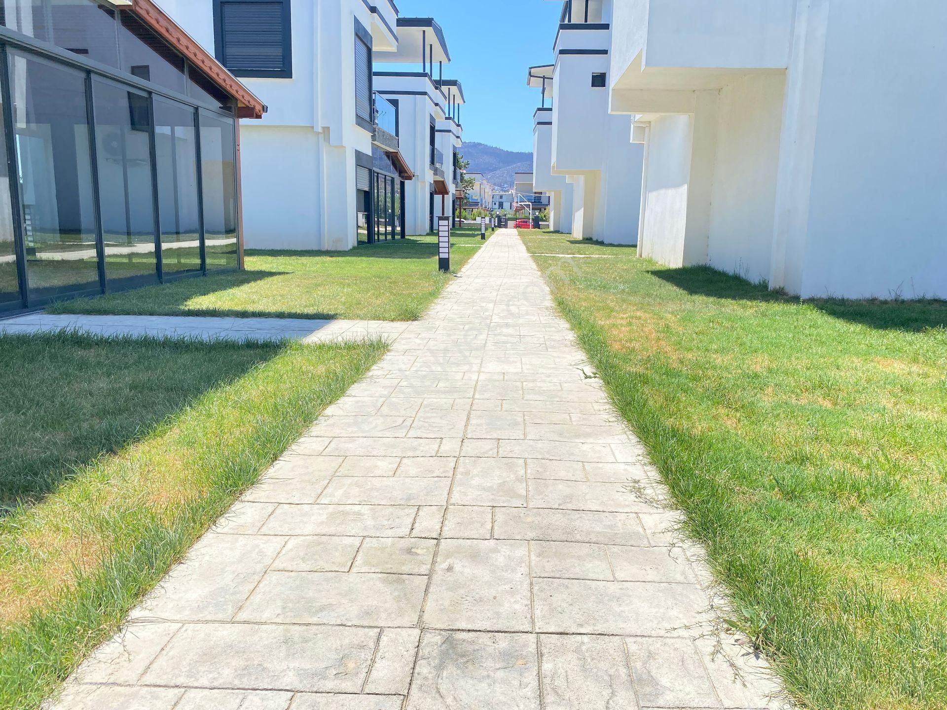 Seferihisar Doğanbey Tek Müstakil Havuzlu Satılık 3+1 Villa - Görsel 34