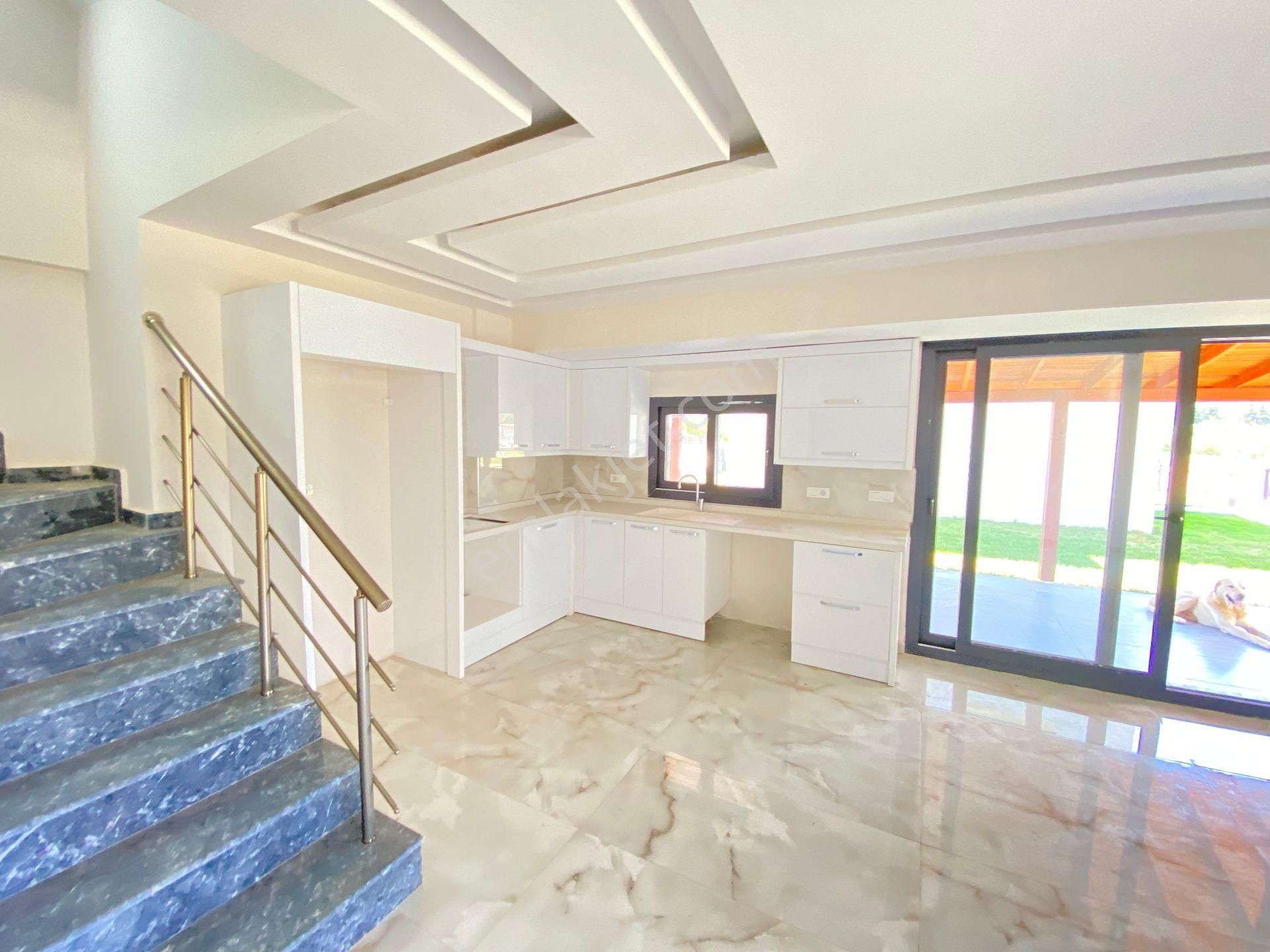 Seferihisar Doğanbey Tek Müstakil Havuzlu Satılık 3+1 Villa - Görsel 17