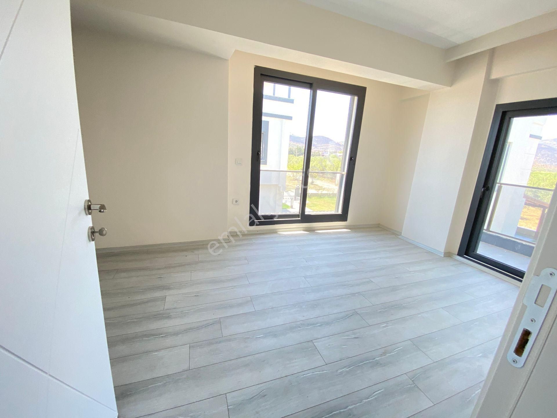 Seferihisar Doğanbey Tek Müstakil Havuzlu Satılık 3+1 Villa - Görsel 25