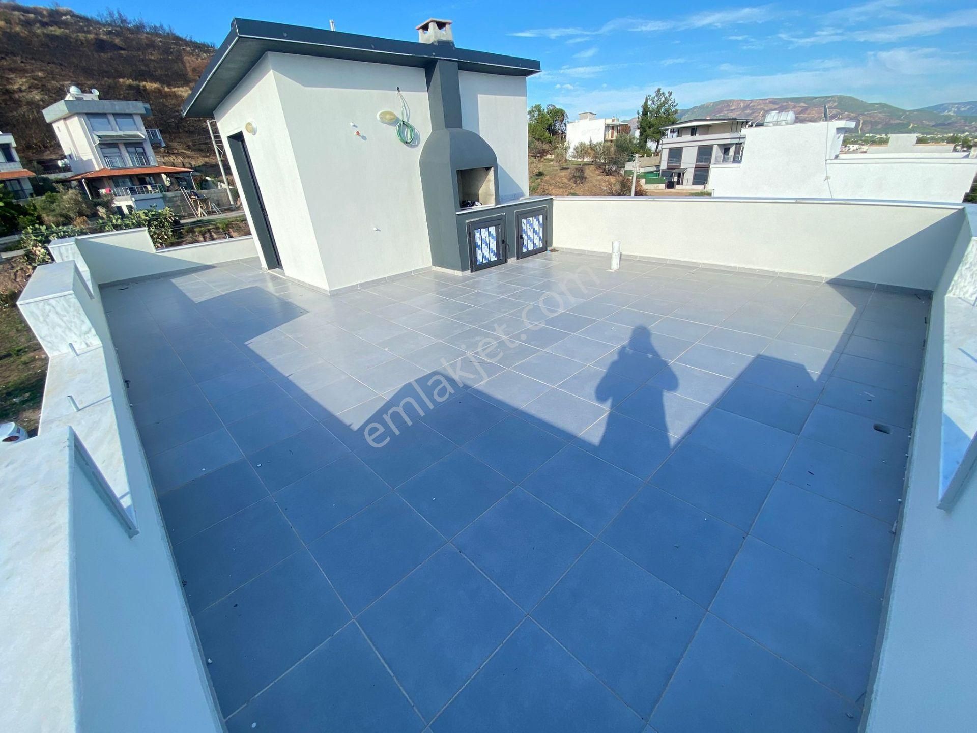 Doğanbey De Tek Mustakil Bahçeli Denize 850m Satılık 3+1 Villa - Görsel 18