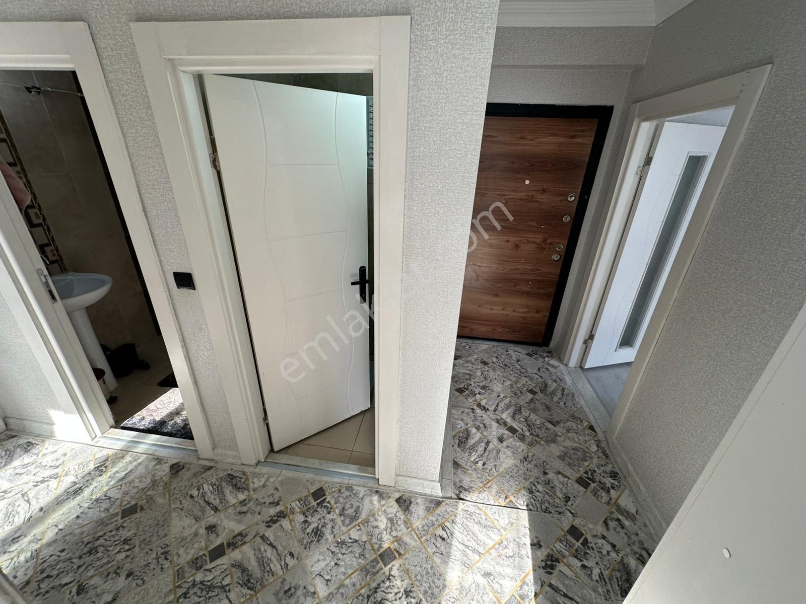 Varsakda Kaçmaz Fiyata Asansörlü 2+1 3.katta Daire - Görsel 4