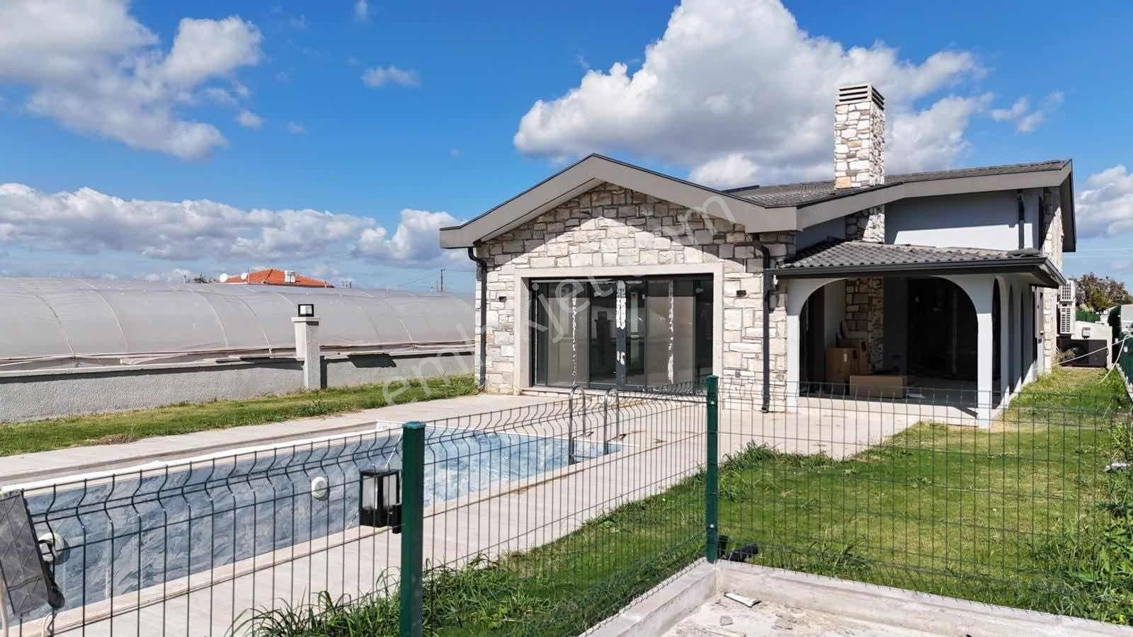 Mertege'den Kuşçularda 5+1 Kiralık Villa - Görsel 11