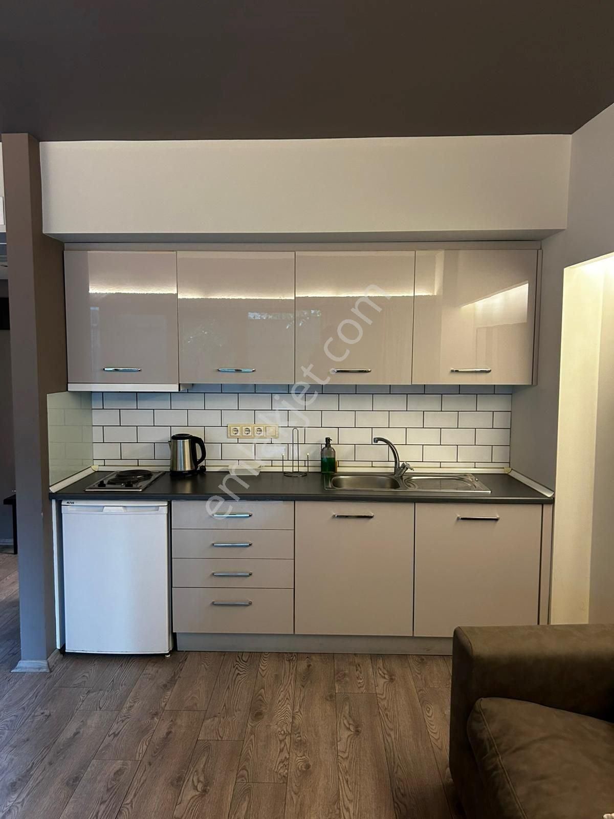 Dikilitaş'ta Kiralık 1+0 Eşyalı Bahçeli Geniş Stüdyo Daire - Görsel 3
