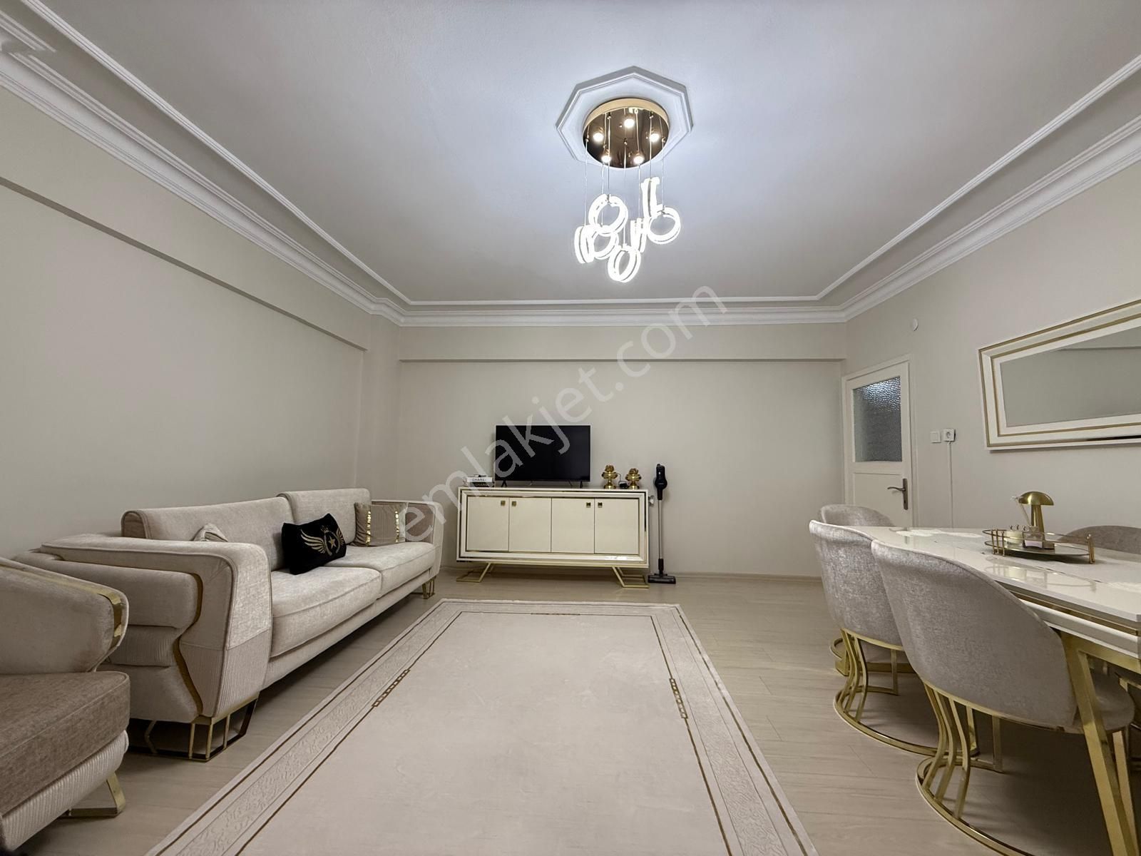 Bahçelievler'de K.otoparklı Masrafsız Ön Cephe 3+1 Ara Kat Acil - Görsel 3