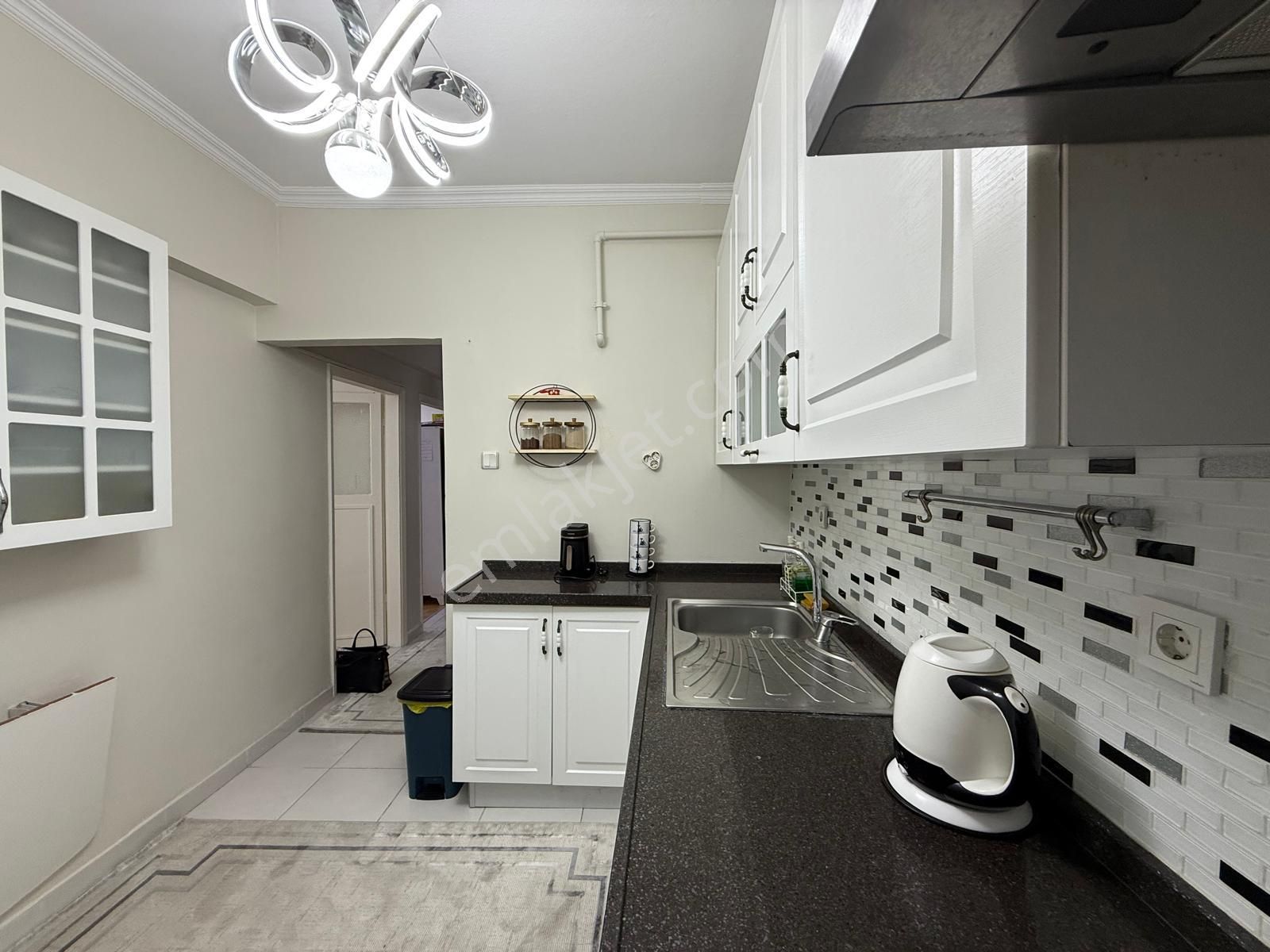 Bahçelievler'de K.otoparklı Masrafsız Ön Cephe 3+1 Ara Kat Acil - Görsel 9