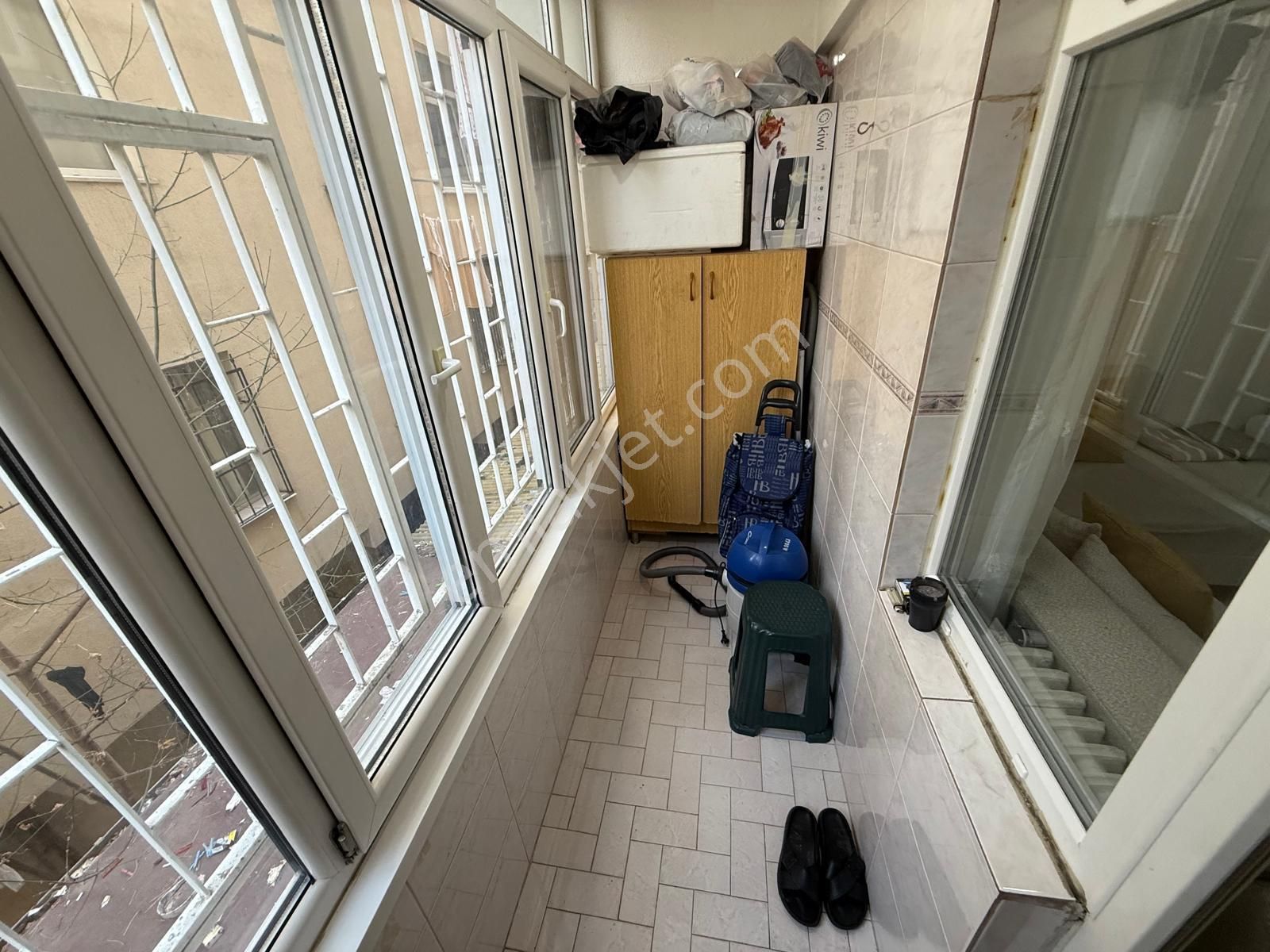 Bahçelievler'de K.otoparklı Masrafsız Ön Cephe 3+1 Ara Kat Acil - Görsel 24