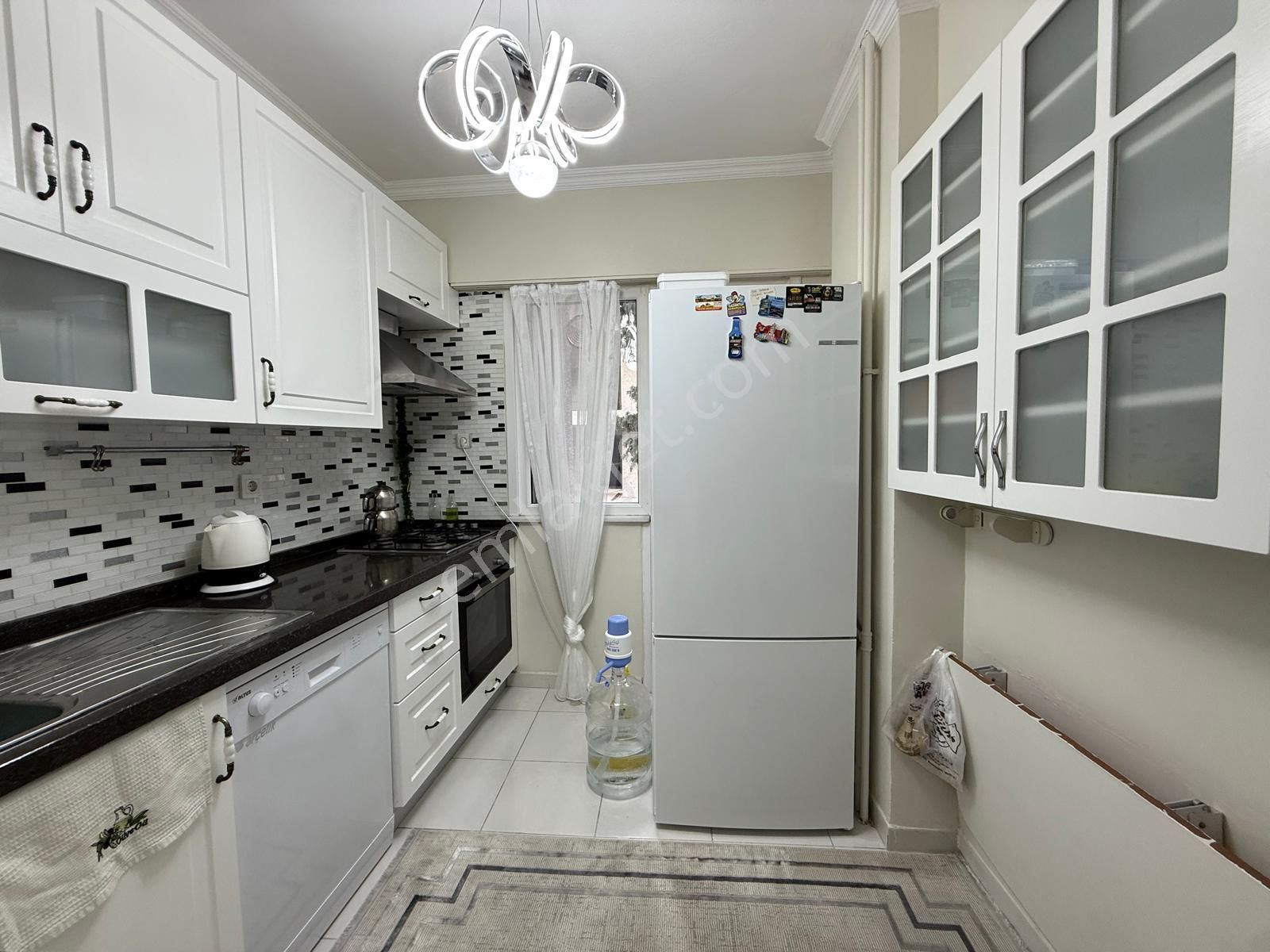 Bahçelievler'de K.otoparklı Masrafsız Ön Cephe 3+1 Ara Kat Acil - Görsel 8