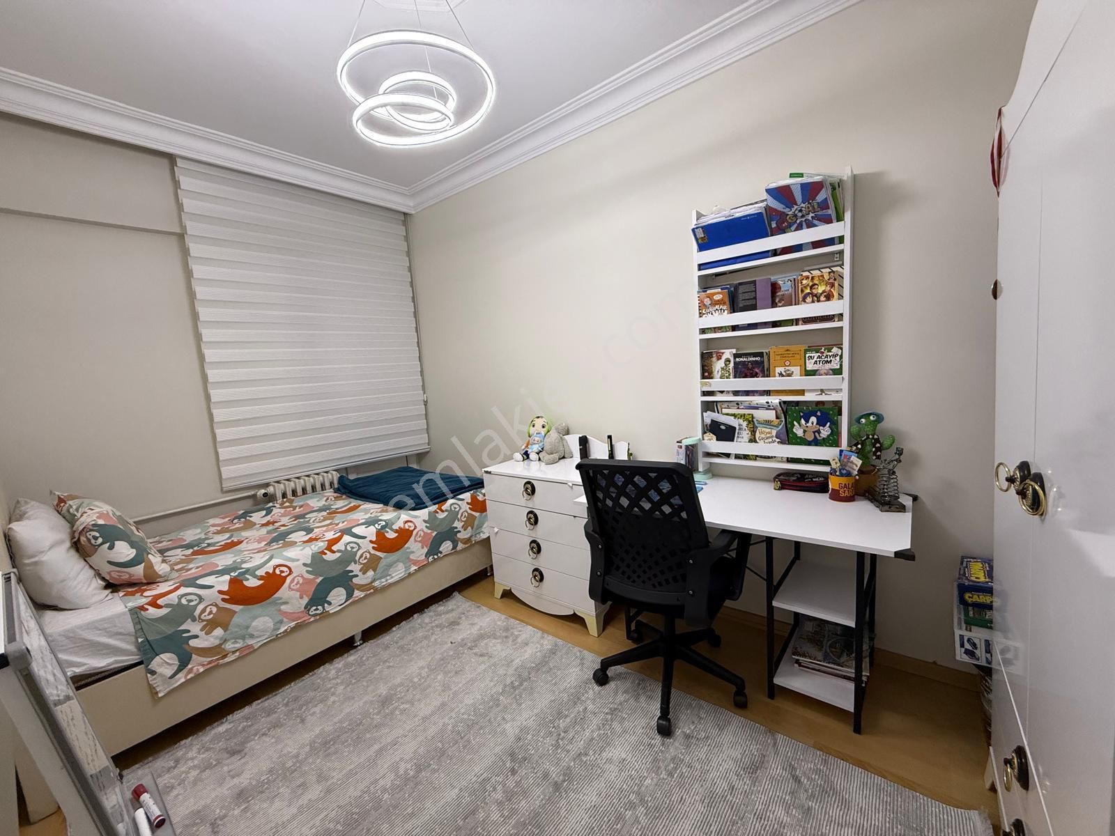 Bahçelievler'de K.otoparklı Masrafsız Ön Cephe 3+1 Ara Kat Acil - Görsel 14