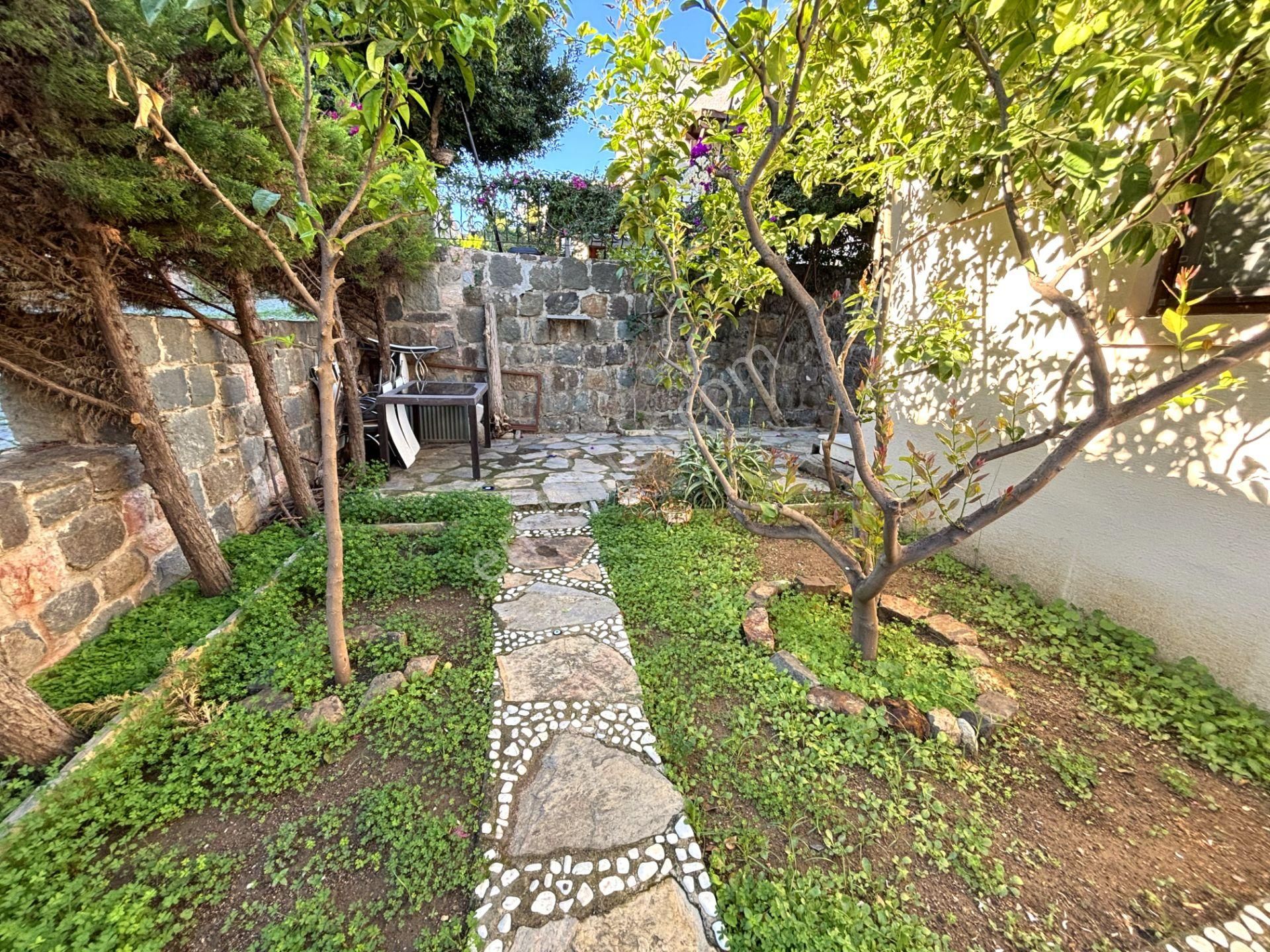 Bodrum Koyunbaba'da Kiralık Site İçi Eşyalı Deniz Manzaralı Daire - Görsel 3