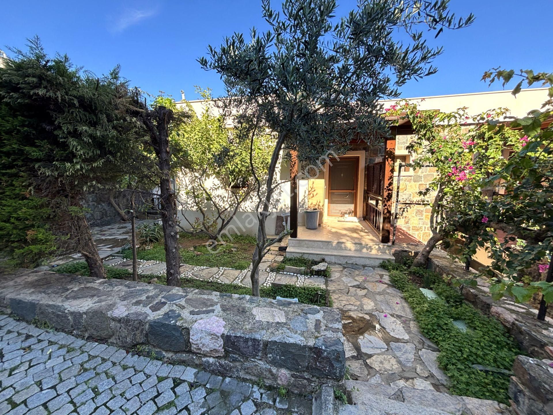 Bodrum Koyunbaba'da Kiralık Site İçi Eşyalı Deniz Manzaralı Daire - Görsel 2