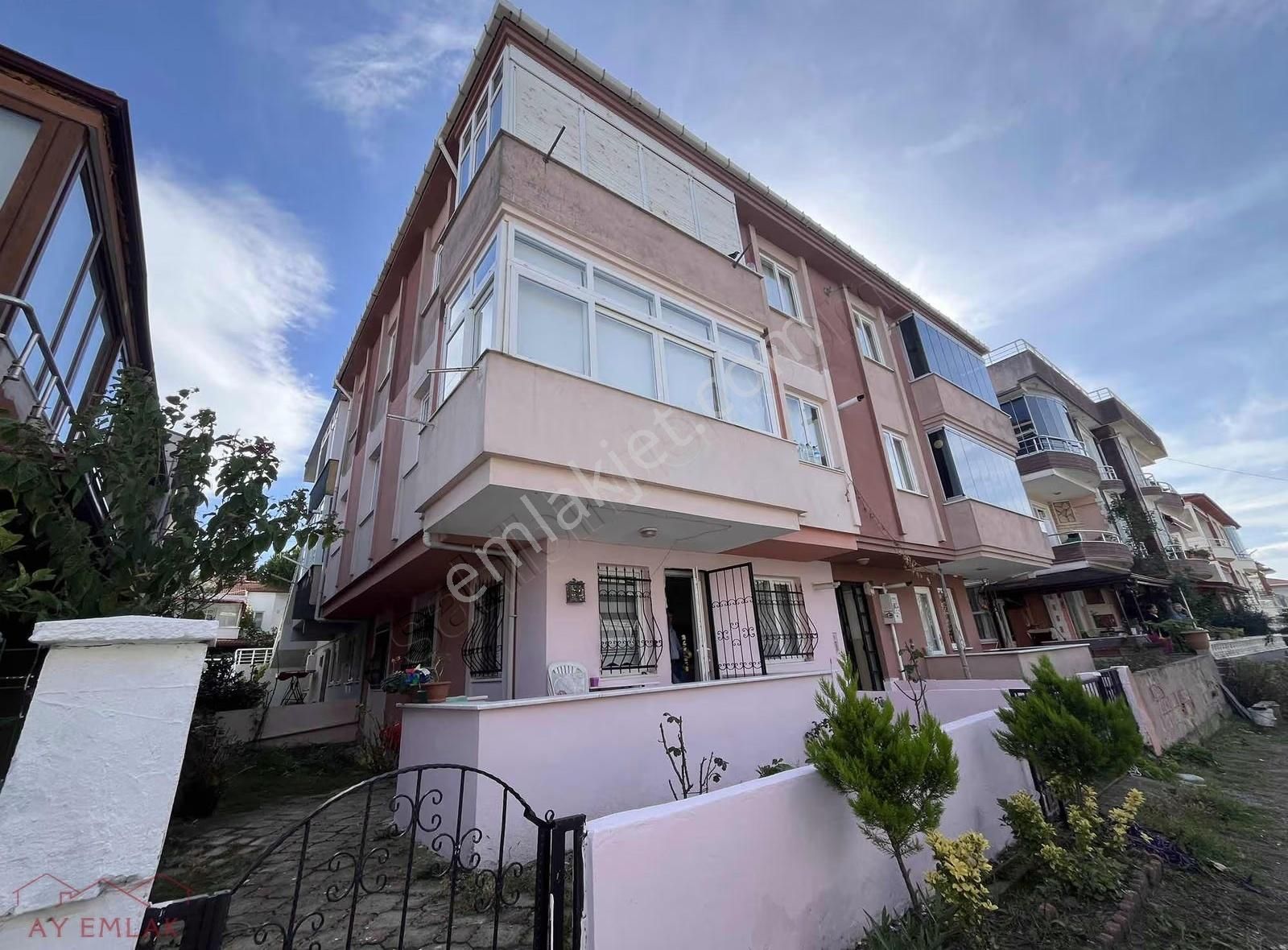 Akkumda Denize Yakın Eşyalı Müstakil Bahçeli 2+1 Fırsat Daire.
