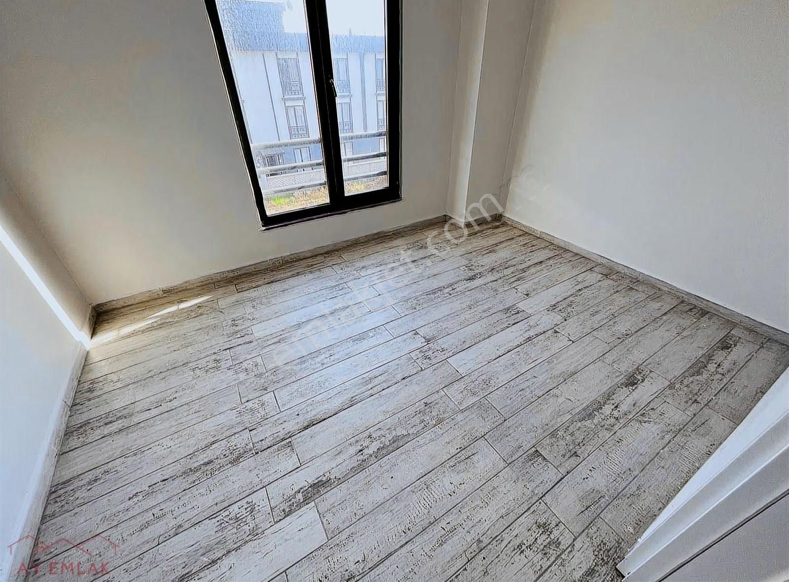 Karasu'da Müstakil Havuzlu Müstakil Bahçeli 4+1 Tripleks Villa. - Görsel 17