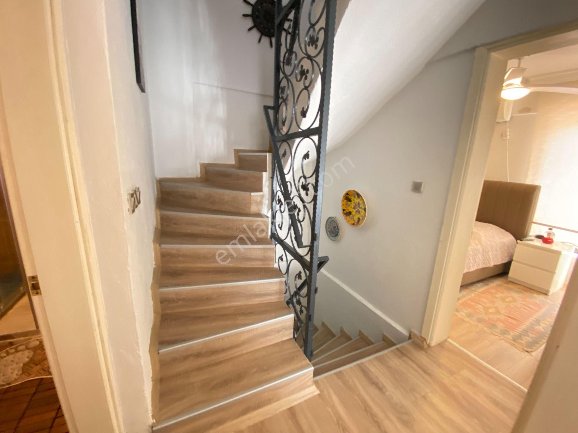 Seferihisar Ürkmez De Denize Tarafında Bahçeli Satılık 5+1 Villa - Görsel 22