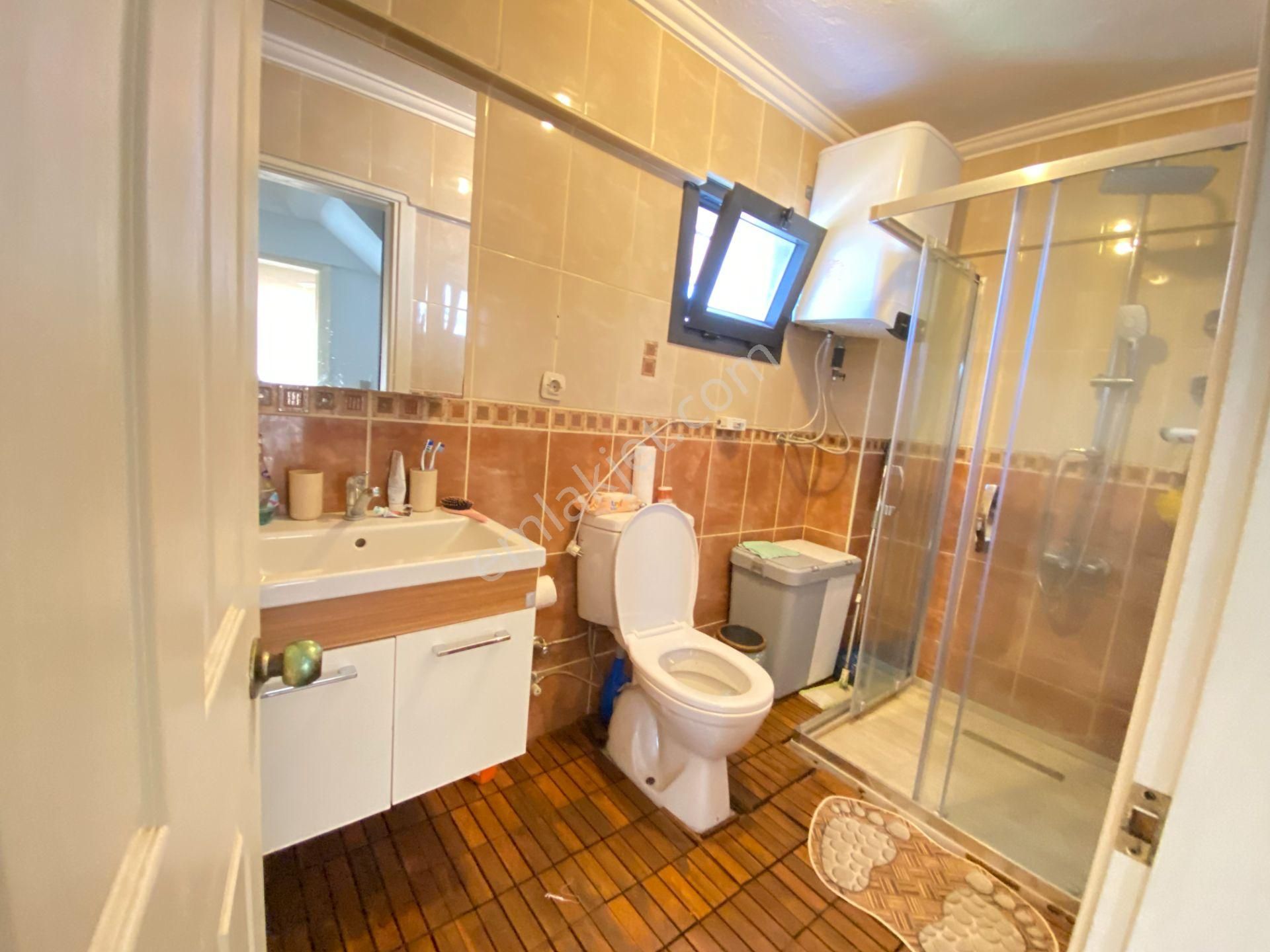 Seferihisar Ürkmez De Denize Tarafında Bahçeli Satılık 5+1 Villa - Görsel 21