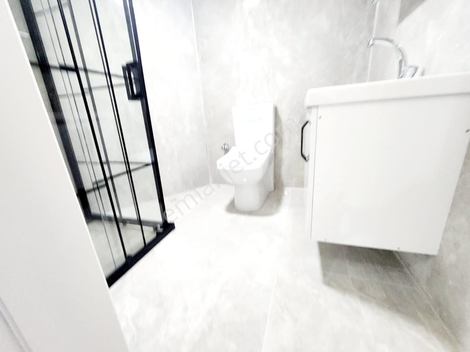 Kuşadasında Plaja Çok Yakın Bahçeli Villa - Görsel 18