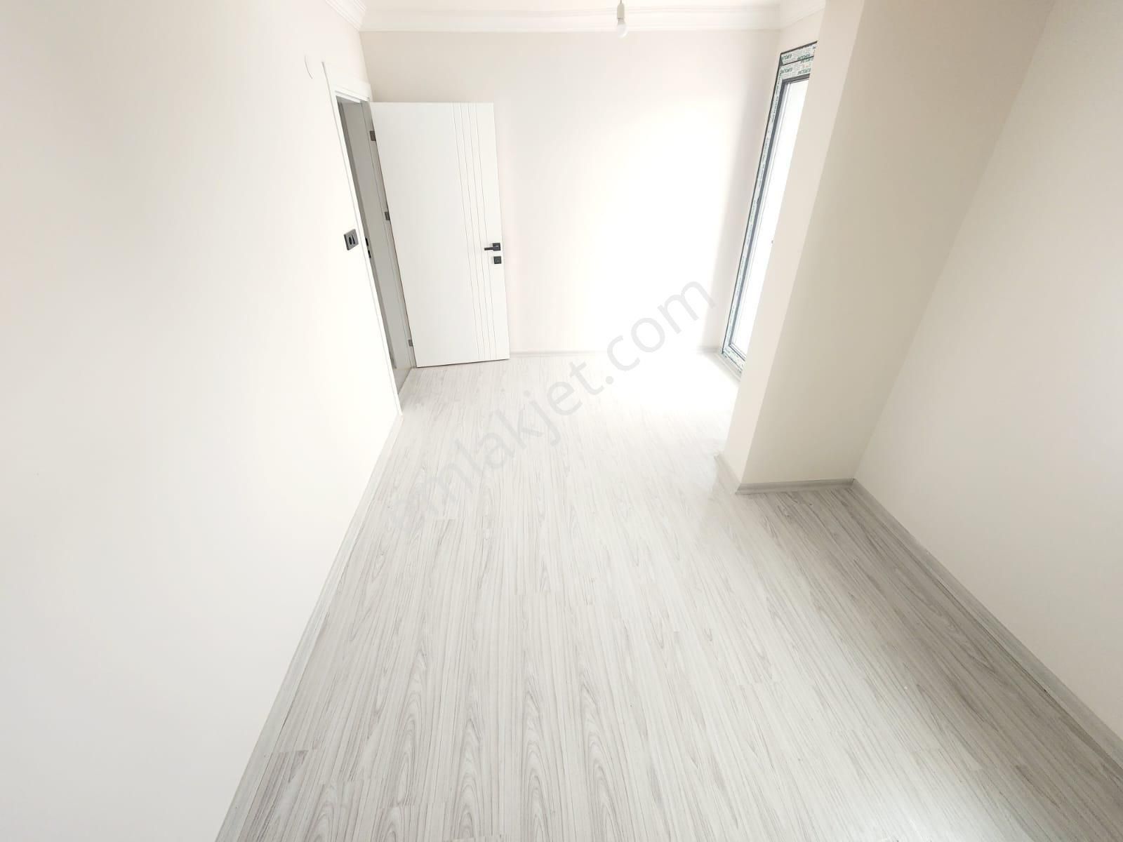 Kuşadasında Plaja Çok Yakın Bahçeli Villa - Görsel 29