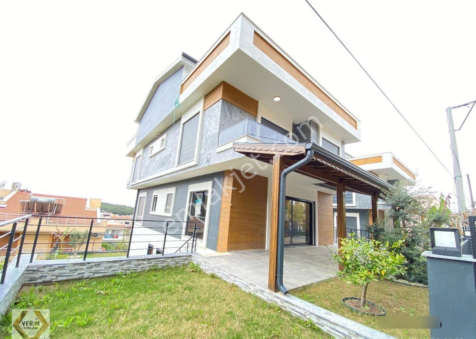 Özdere'de Yerden Isıtmalı Doğa Manzaralı 4+1 Satılık Lüks Dubleks Villa