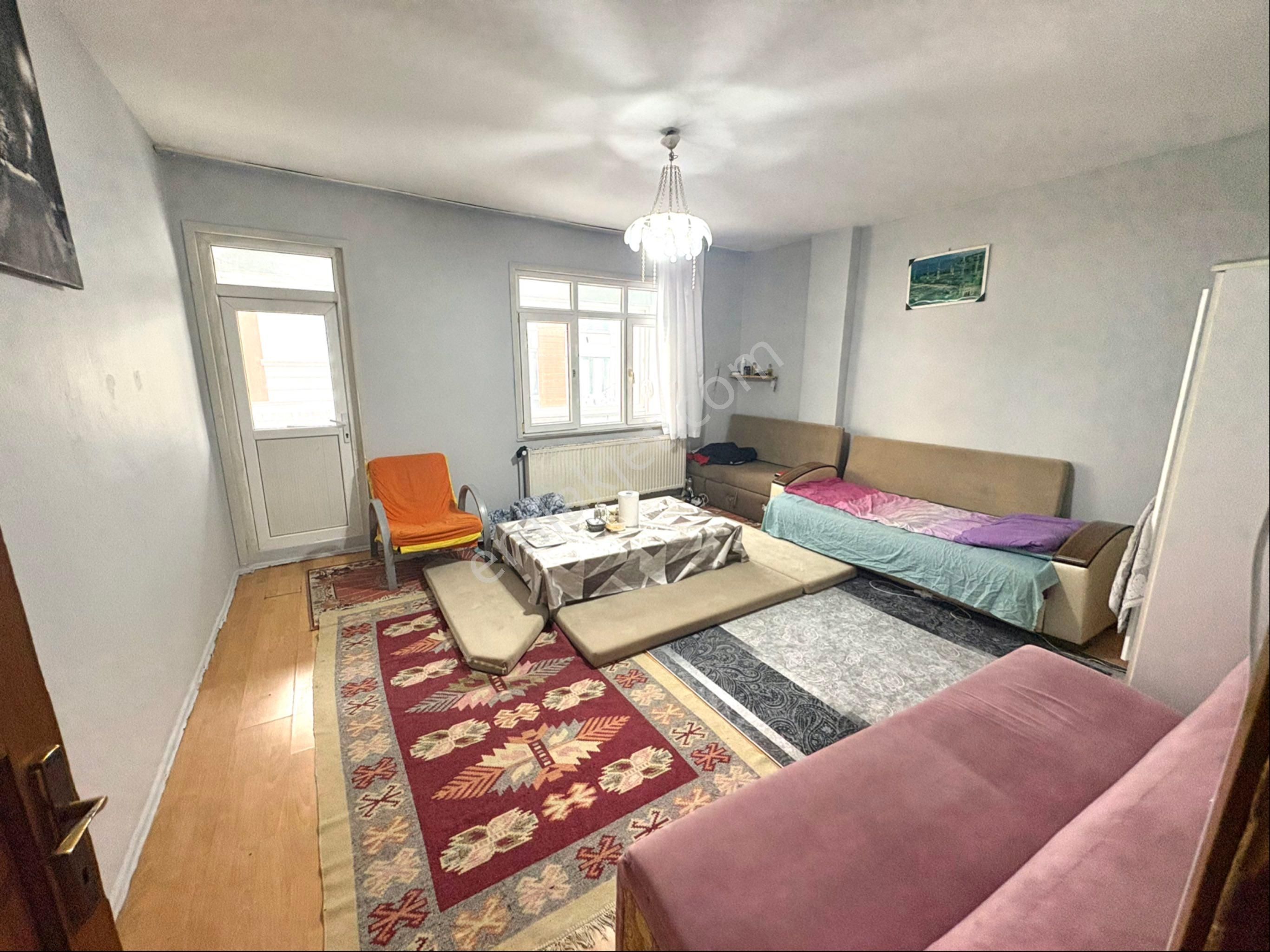 Emir Emlak’dan 2+1 Tek Daire Üzeri 5 Katlı Binada 28 M Hisseli Daire Yatırıma Uygun