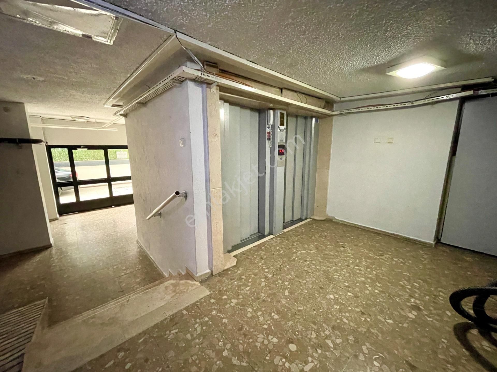 Mithatpaşa Cadde Üzeri, Bakımlı, Otoparklı, 3+1 Daire - Görsel 35