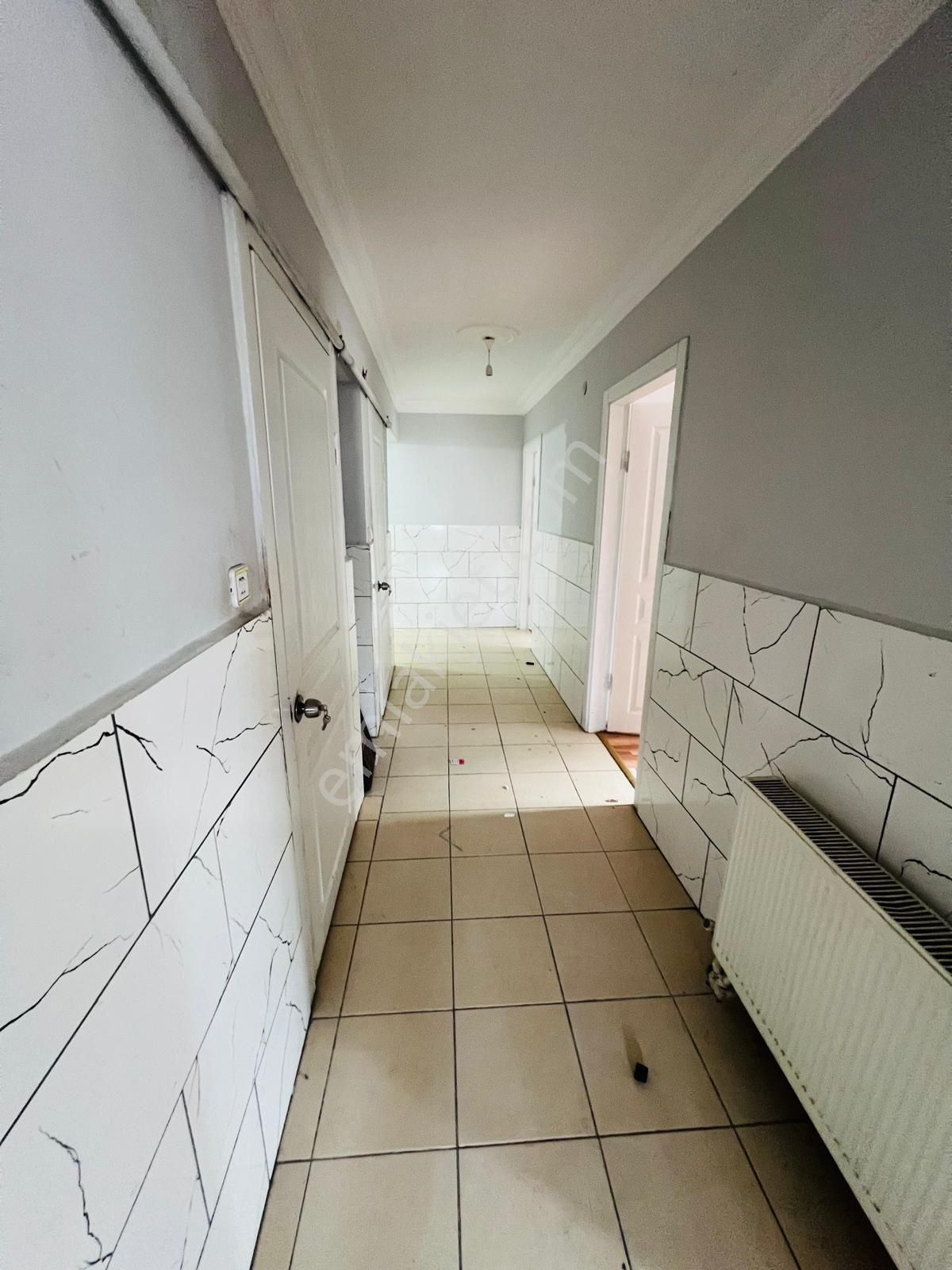 Şehitler Caddesi Dibi Giriş Katta 3+1 Satılık Daire !!! - Görsel 19