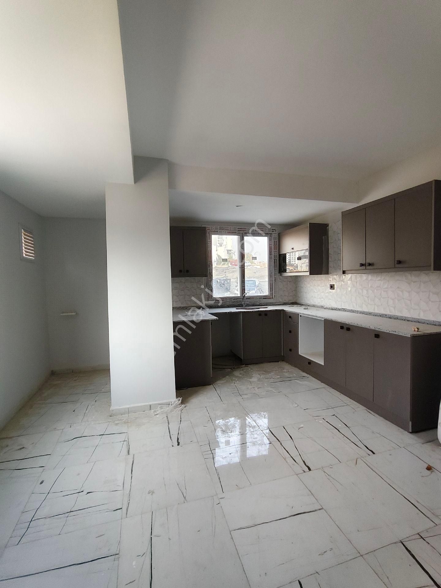 2+1 Acilll Satılık Yüksek Giriş - Görsel 2