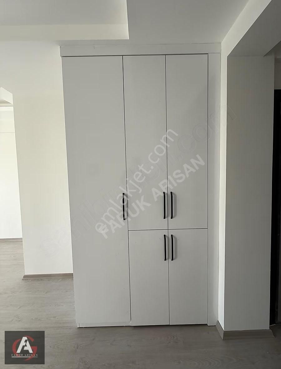 Denize Çok Yakın Ve Deniz Manzaralı Oturuma Hazır İskanlı 1+1 - Görsel 24