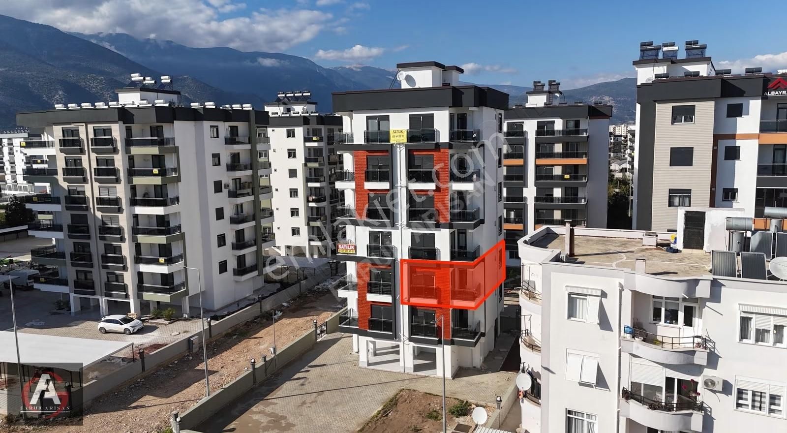 Denize Çok Yakın Ve Deniz Manzaralı Oturuma Hazır İskanlı 1+1 - Görsel 2