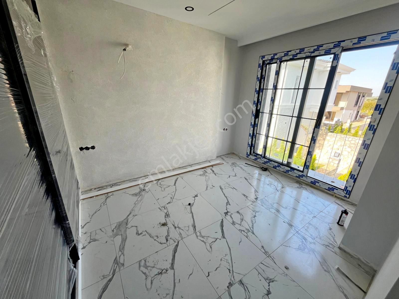 Kuşadası Satılık Davutlarda Müstakil Havuzlu 4+1 Villa - Görsel 14