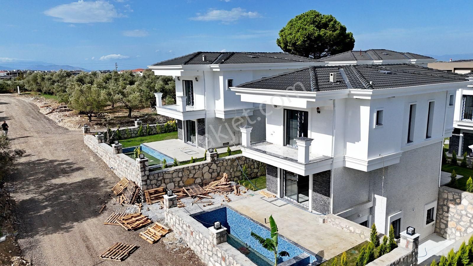 Kuşadası Satılık Davutlarda Müstakil Havuzlu 4+1 Villa - Görsel 13