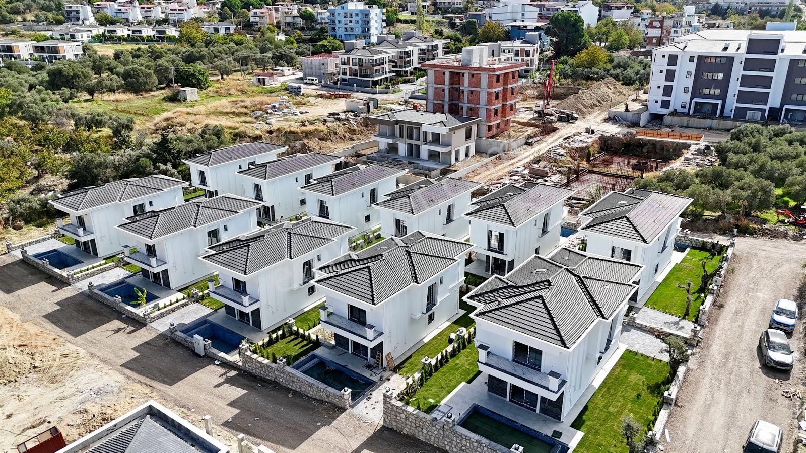 Kuşadası Satılık Davutlarda Müstakil Havuzlu 4+1 Villa - Görsel 3