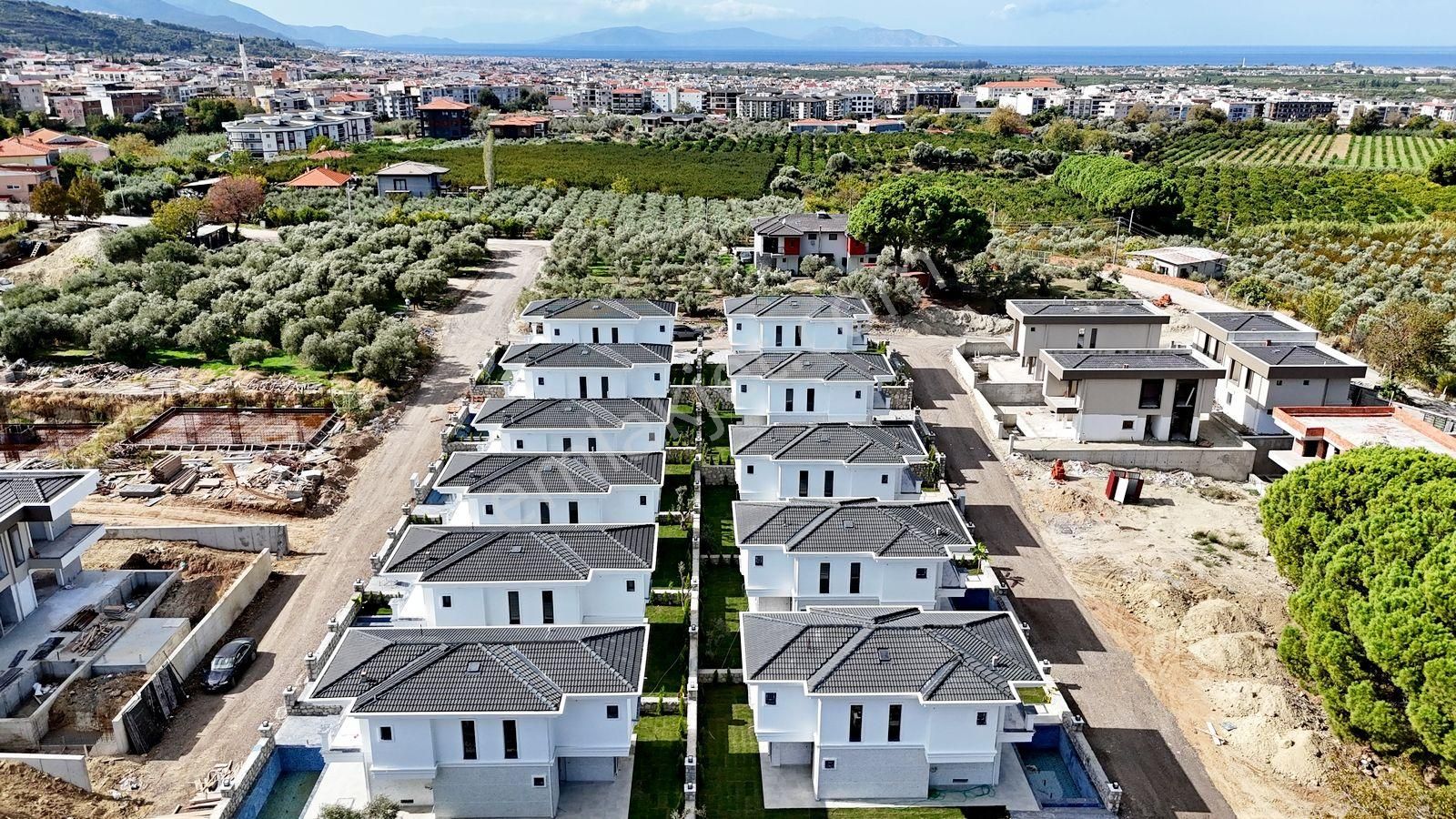 Kuşadası Satılık Davutlarda Müstakil Havuzlu 4+1 Villa - Görsel 6