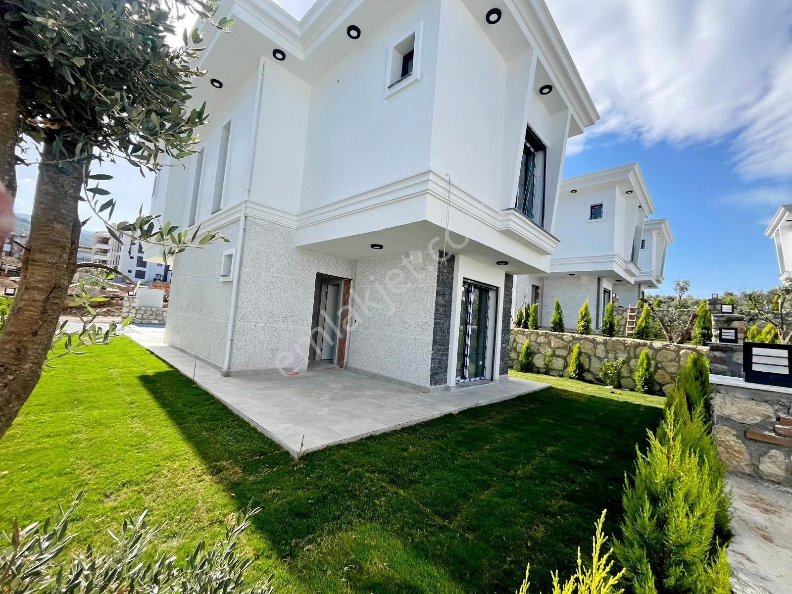 Kuşadası Satılık Davutlarda Müstakil Havuzlu 4+1 Villa - Görsel 11