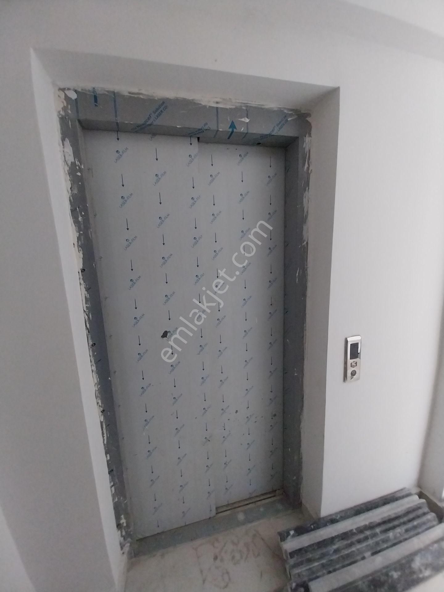 Üniversite Ve Tıp Fakültesi'nin Karşısında Sıfır Satılık 1+1 Daire - Görsel 15