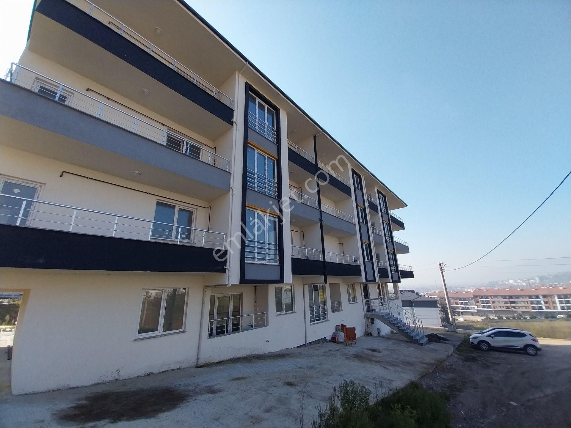 Üniversite Ve Tıp Fakültesi'nin Karşısında Sıfır Satılık 1+1 Daire