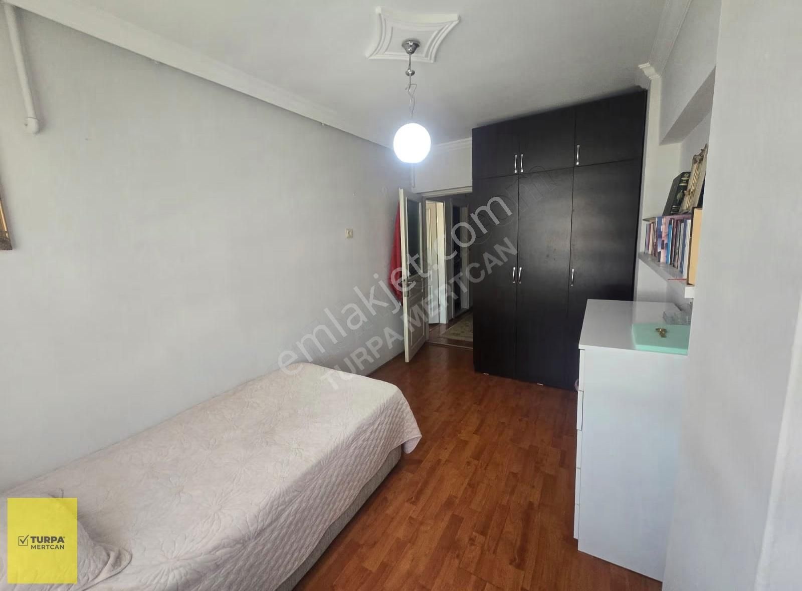 Bornova Ankara Cad.üzeri Satılık 3+1 Daire - Görsel 4