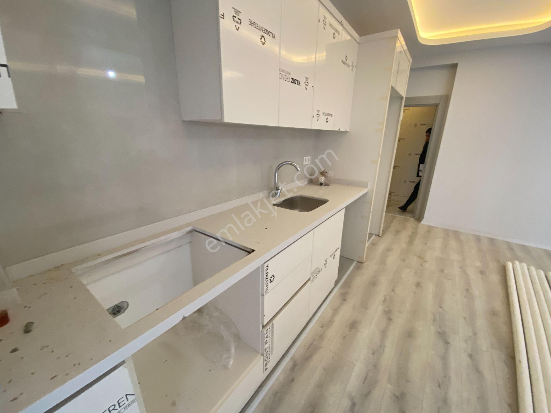 Atatürk Parkına 5 Dk. Mesafede Çok Geniş Sıfır 2+1 - Görsel 10