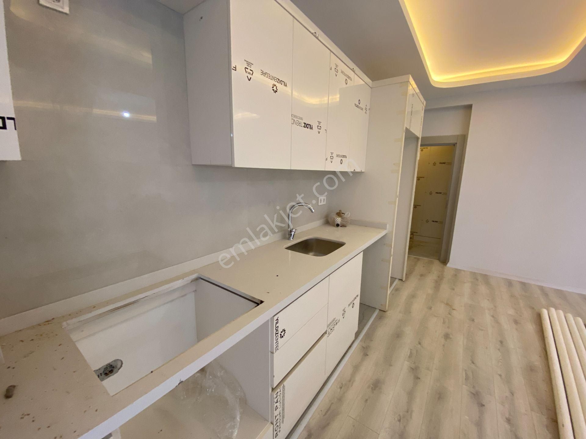 Atatürk Parkına 5 Dk. Mesafede Çok Geniş Sıfır 2+1 - Görsel 11