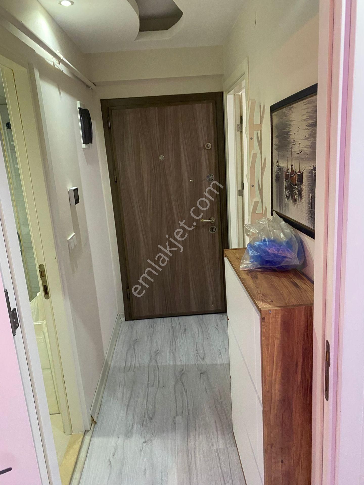 Karşıyaka Bahçelievler Mahallesinde 1+1 Satılık Daire - Görsel 6