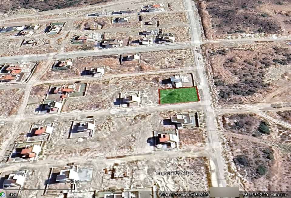 Karaburun Mordoğan Kamukent’te Deniz Manzaralı, Köşe Konumda Villa Arsası