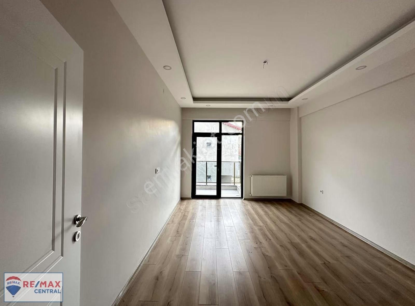 Remax Central' Taşlıdere Villalarında Yapılı Verandalı 4+1 Villa - Görsel 4