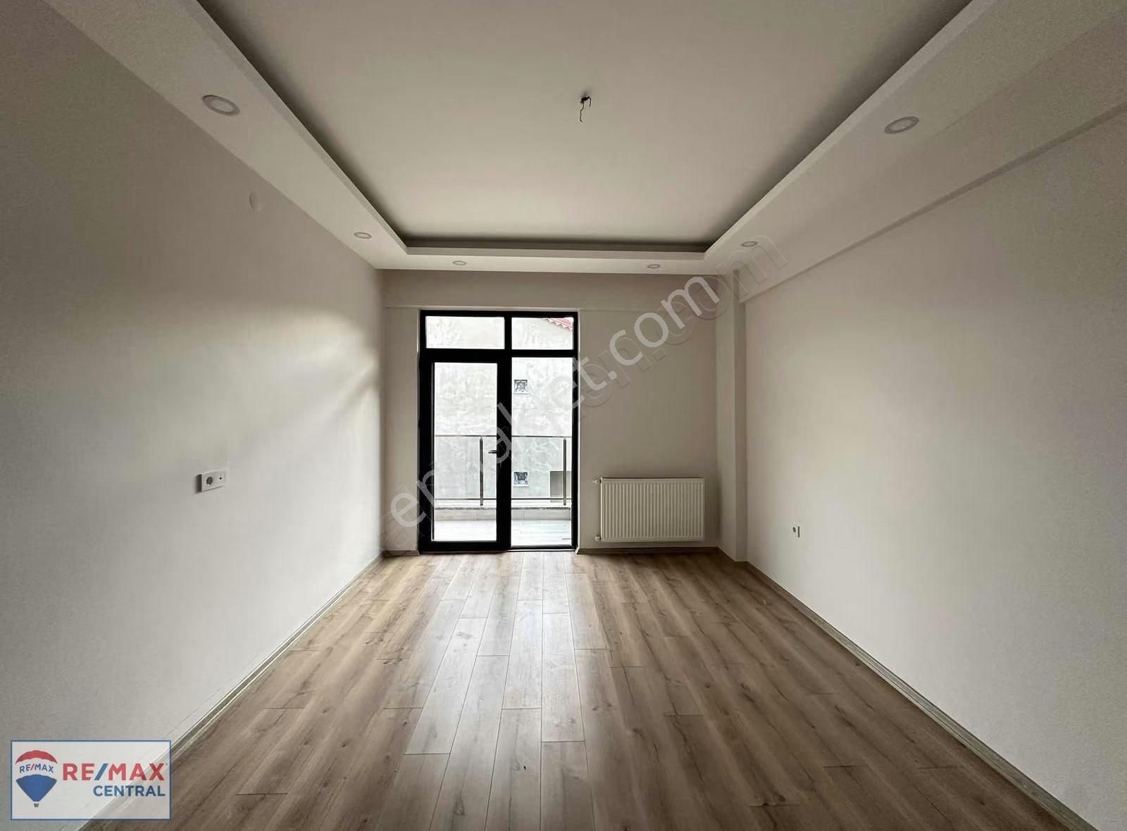 Remax Central' Taşlıdere Villalarında Yapılı Verandalı 4+1 Villa - Görsel 17