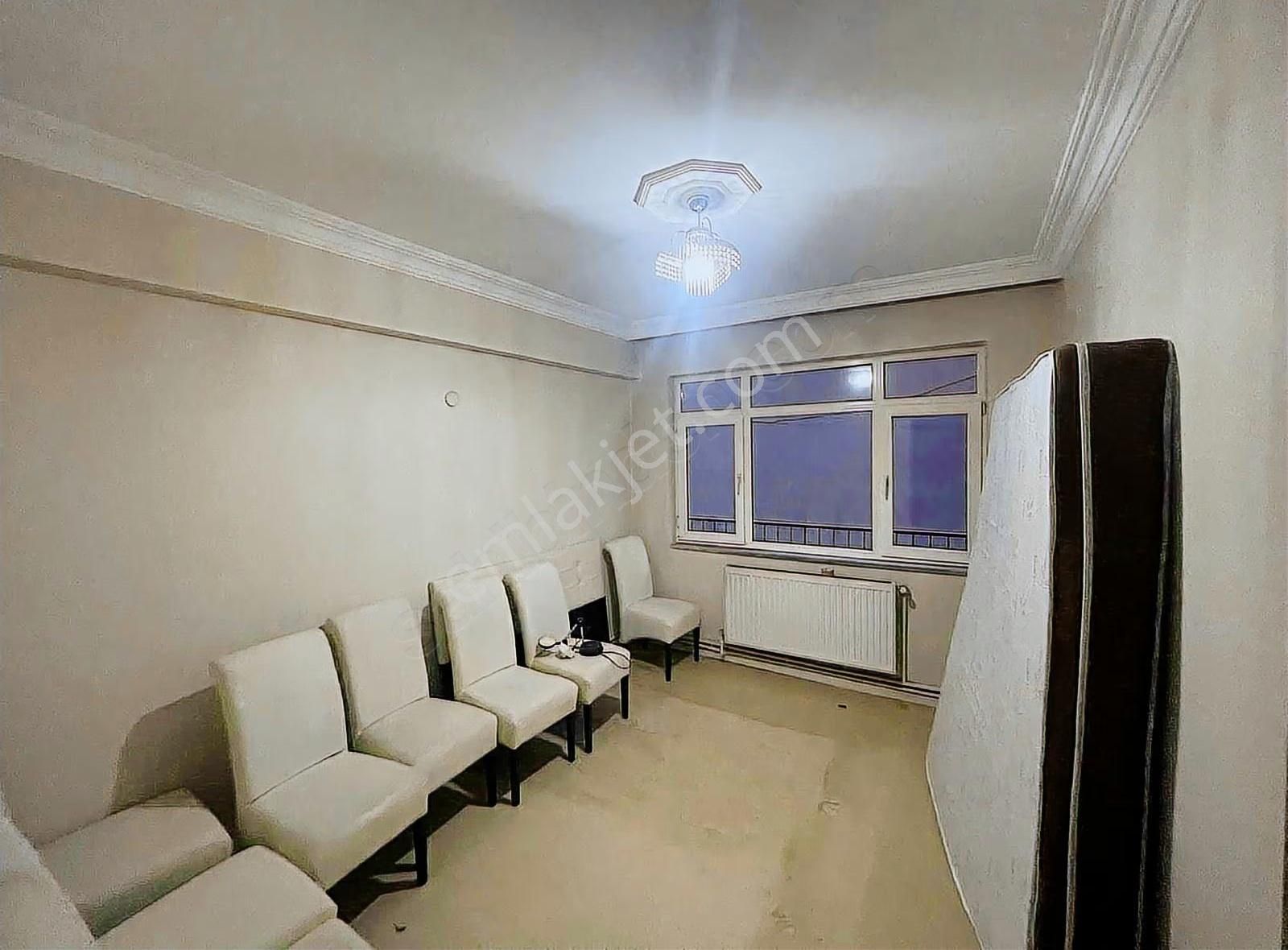 Bayrampaşa Yenidoğan Mah. Temiz 2+1 Kısmi Eşyalı Kiralık Daire - Görsel 4