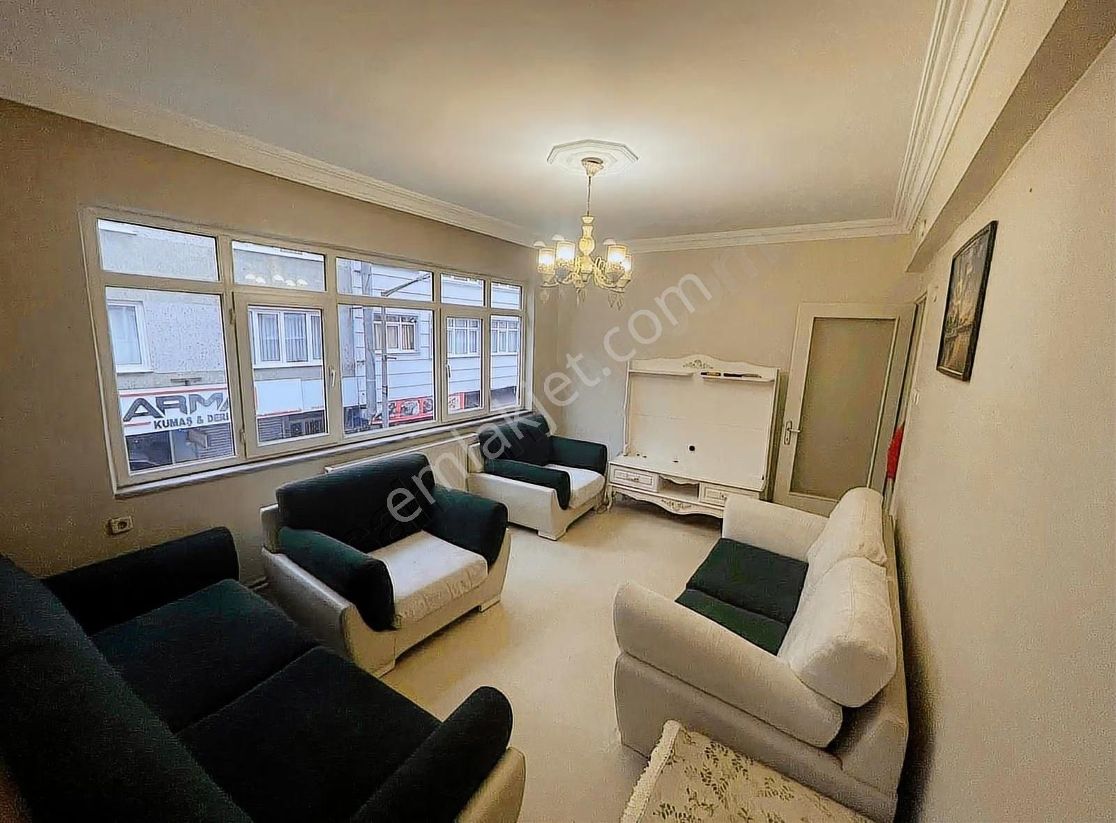 Bayrampaşa Yenidoğan Mah. Temiz 2+1 Kısmi Eşyalı Kiralık Daire
