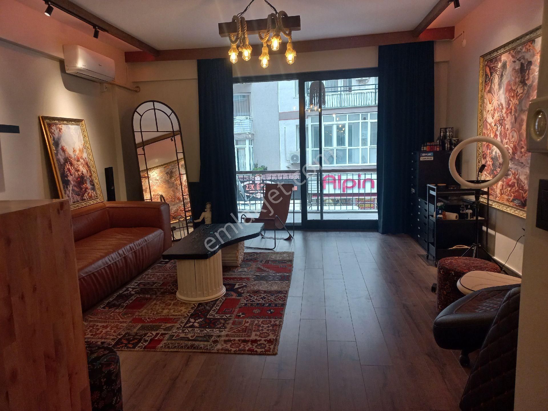 Balçova Ata Caddesi Üzerinde 2+1 Şık Kullanımlı Daire - Görsel 5