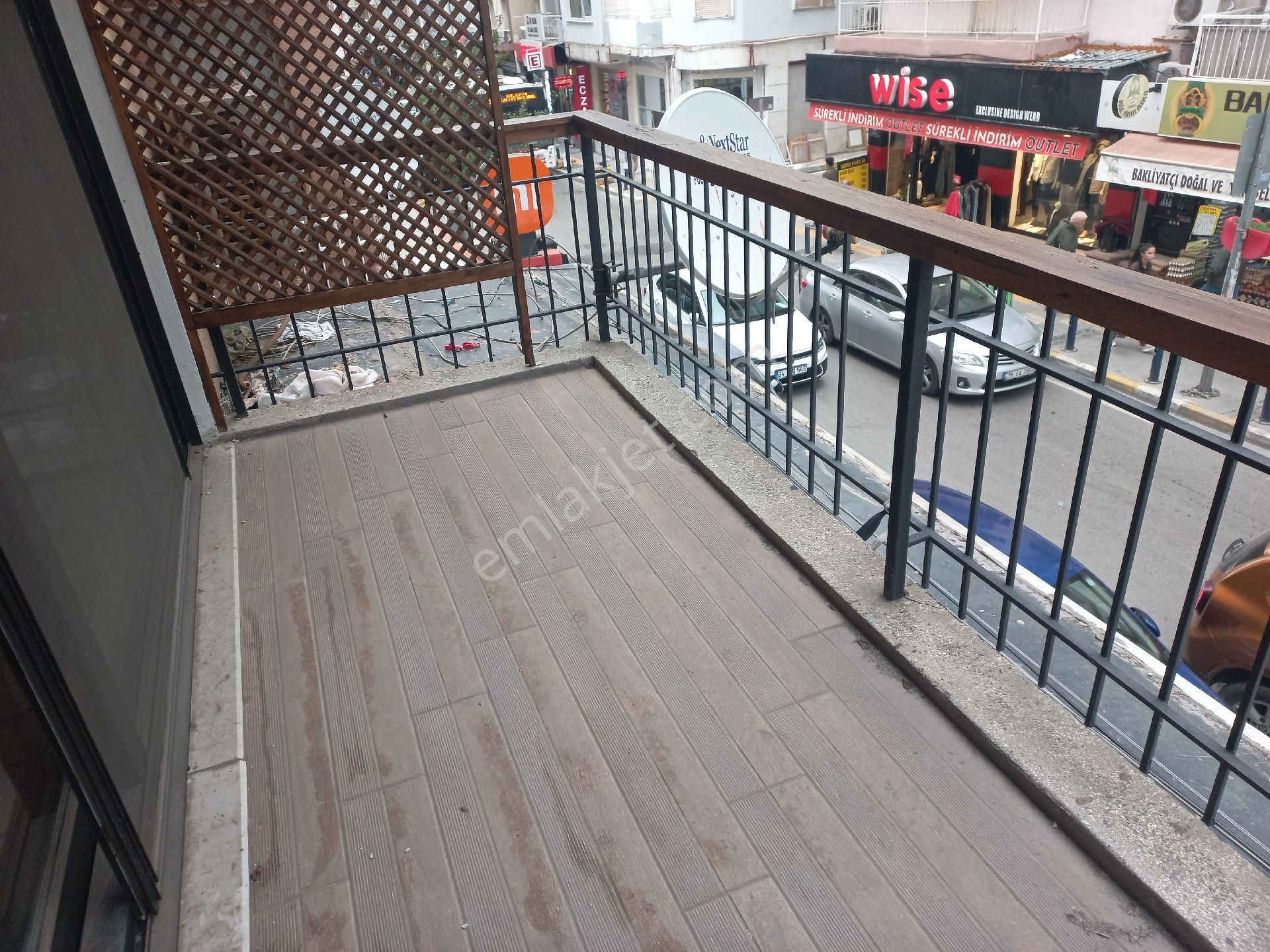 Balçova Ata Caddesi Üzerinde 2+1 Şık Kullanımlı Daire - Görsel 17