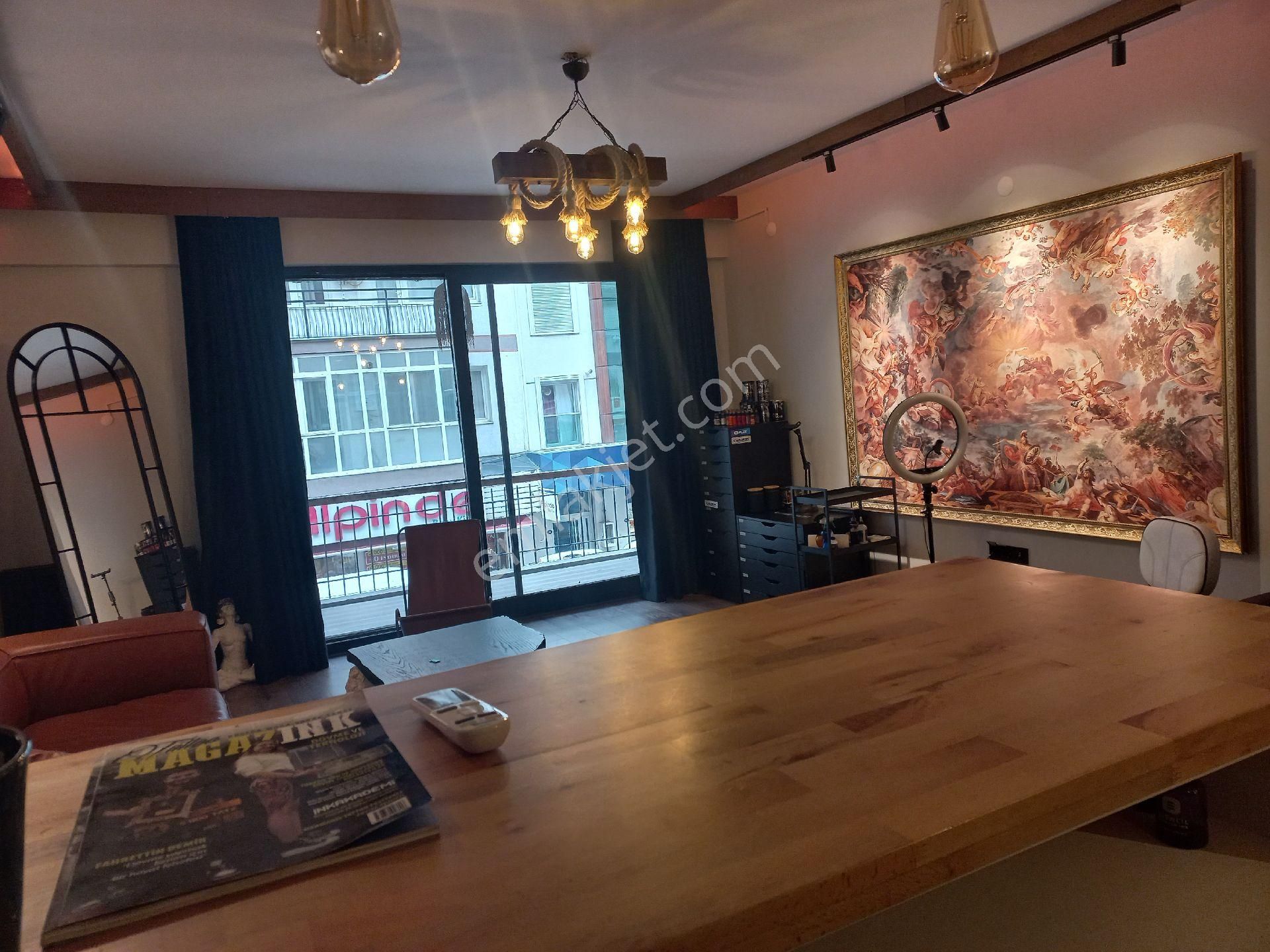 Balçova Ata Caddesi Üzerinde 2+1 Şık Kullanımlı Daire - Görsel 3