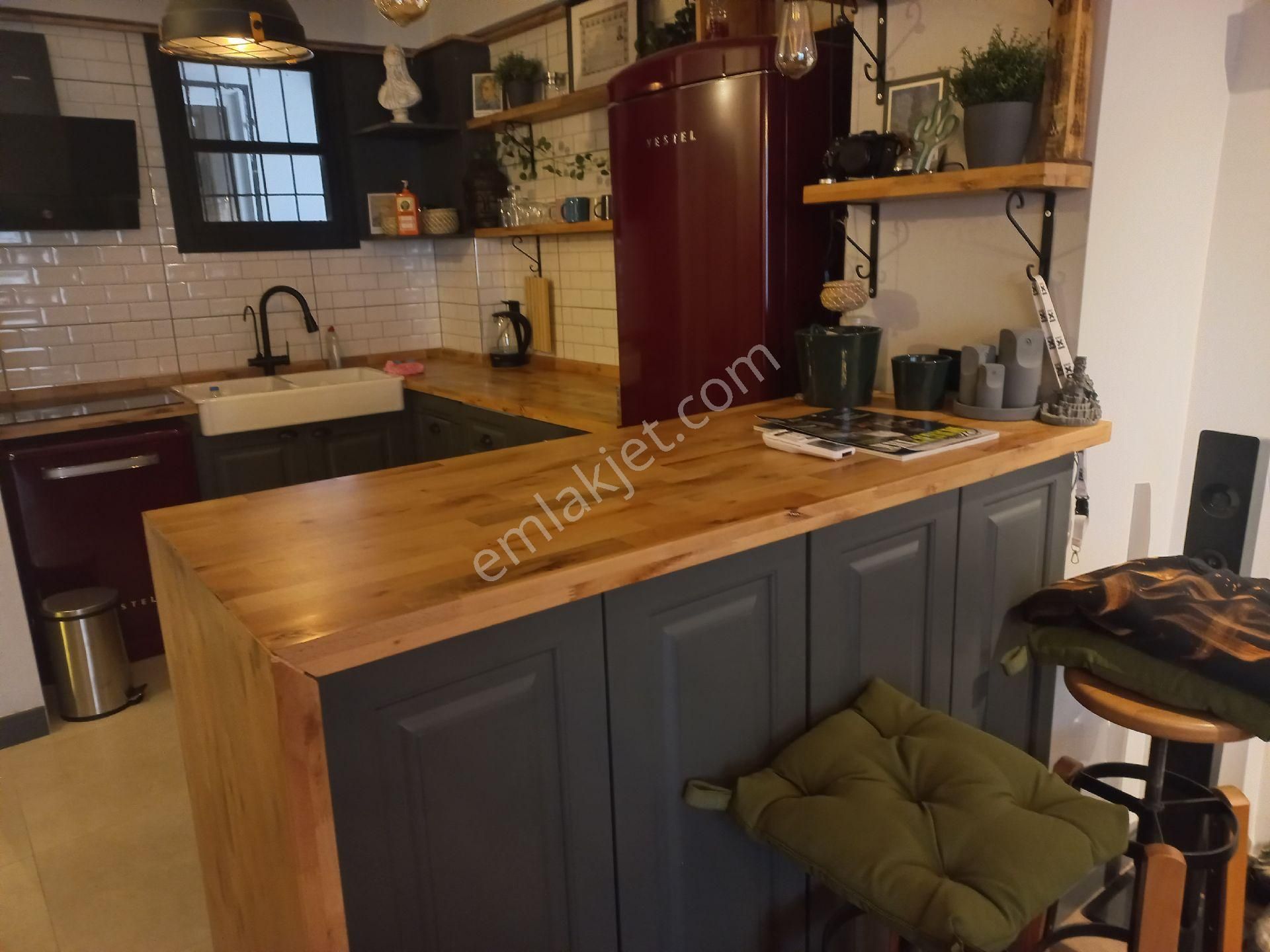 Balçova Ata Caddesi Üzerinde 2+1 Şık Kullanımlı Daire - Görsel 2